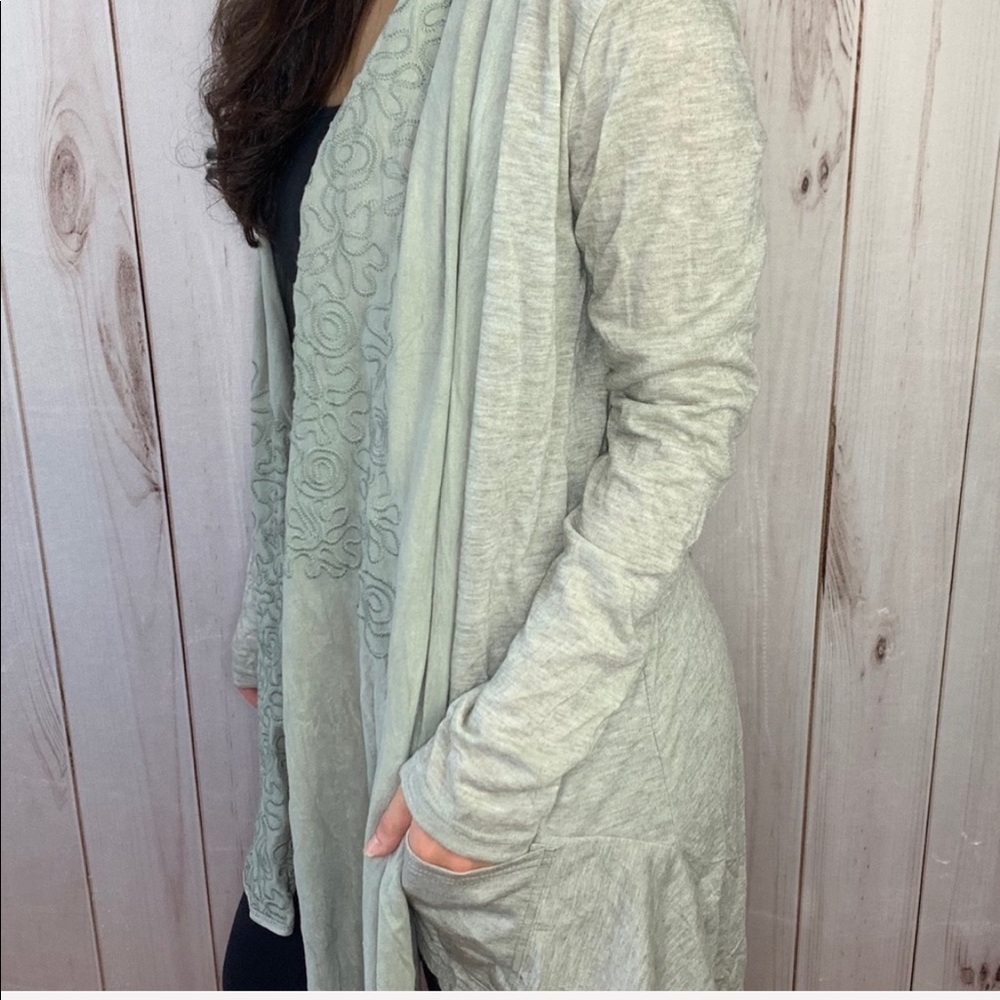 The Autumn Cardigan- grey stitched lightweight - Picture 8 of 9